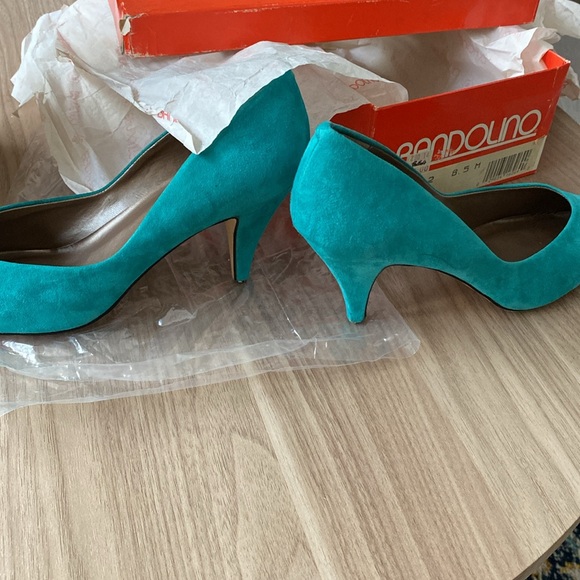 Bandolino Teal Suede Kitten Heels 8 1/2 - Picture 10 of 10